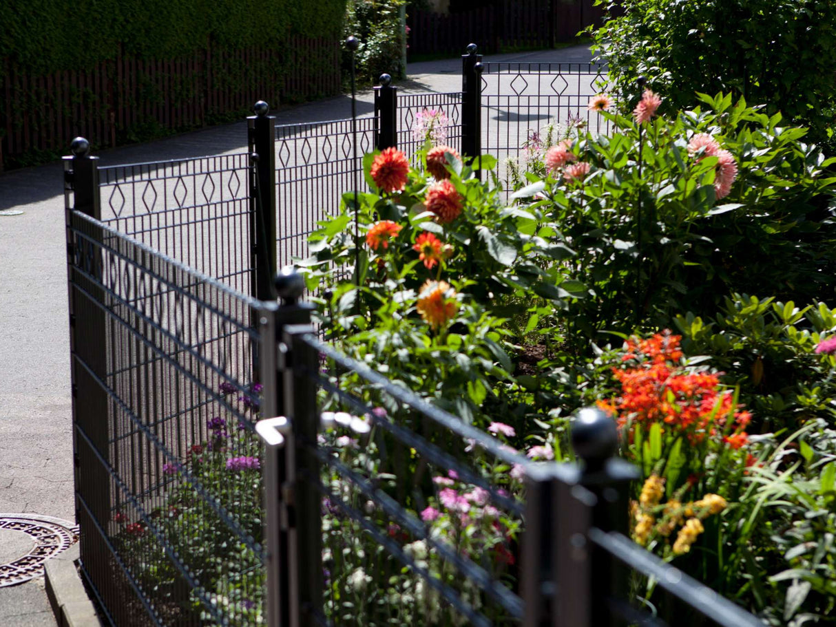 Schmuckzaun BARCELONA 6/6/6 | Rauten-Ornamenten | Breite 251 cm