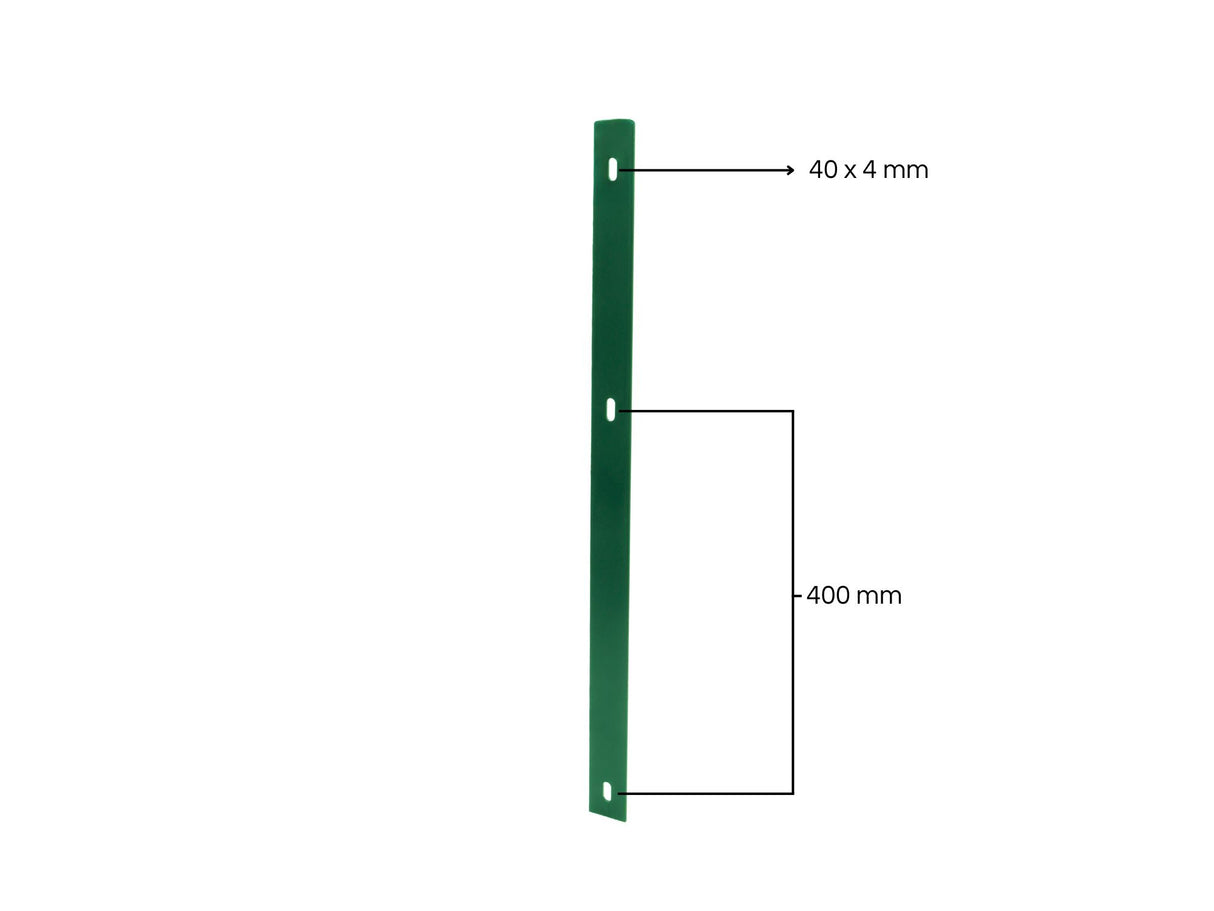 Detailansicht von einer Abdeckleiste für Doppelstabmattenzaun. Für verschiedene Zaunhöhen von 80 - 200 cm. Genaue Anzeige der Lochbohrung 40 x 4mm und des Lochabstand von 400 mm