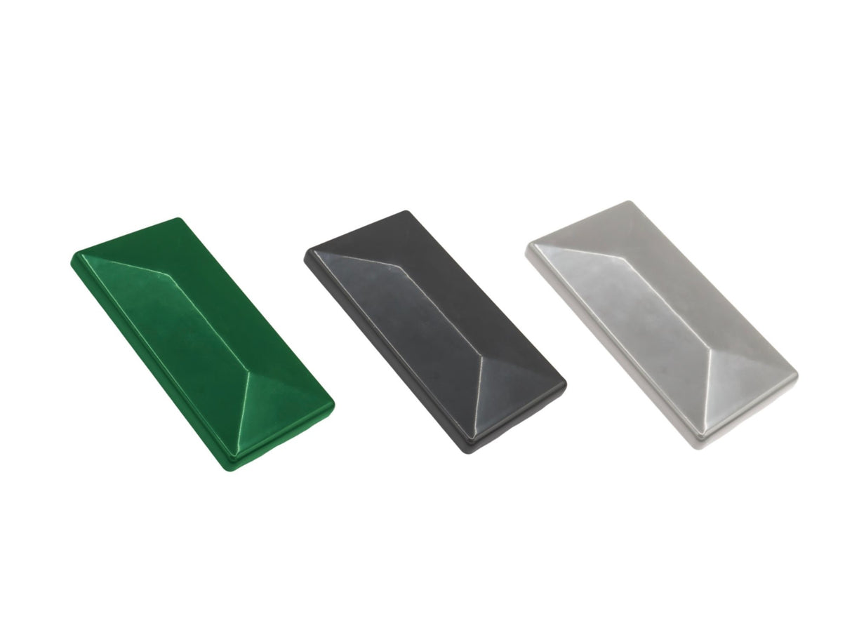 Übersicht von Pfostenkappen in der Größe 40x60 mm mit Überstand aus Aluminium in den farben Anthrazit, Grün und verzinkt.