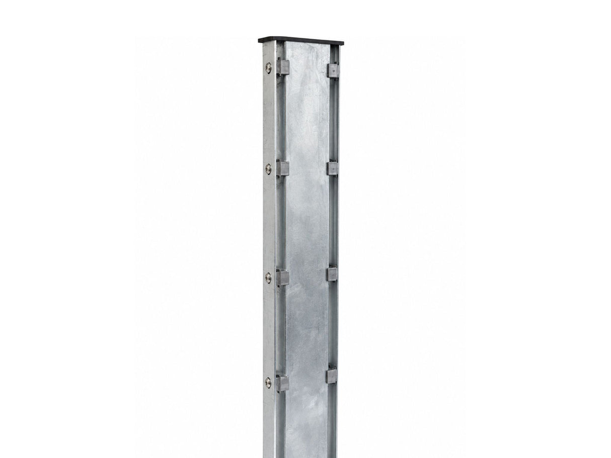 Gabionenpfosten 40x120 mm mit Abdeckleiste und Befestigungselementen in der Gesamtansicht